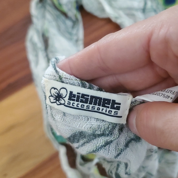 Lightweight peacock feather scarf - Picture 4 of 4